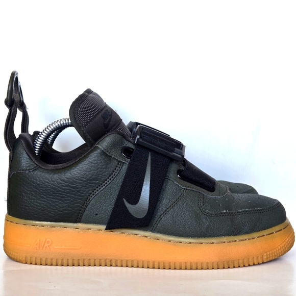 NIKE] Nike AIR FORCE UTILITY SEQUOIA BOYS size 7- Olive leather